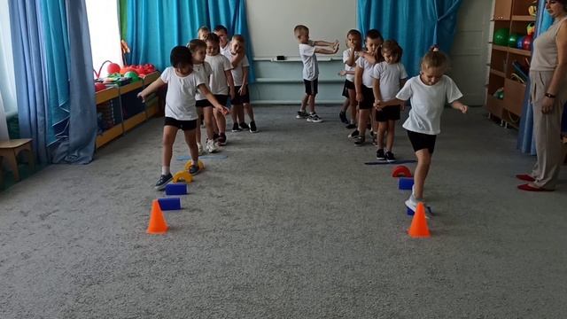 "С физкультурой мы дружны, нам болезни не нужны"