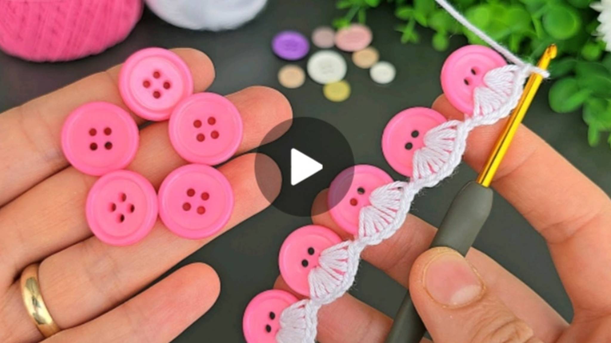Лента с пуговичками / супер идея крючком #вязаниекрючком #все_в_жизни_связано #всевжизнисвязано смотреть онлайн