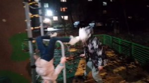 Маленькие трюкачи.