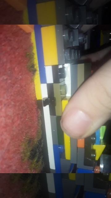 я показываю свои мини лего танки из лего сразу лучще подпишись на конал  и лайк поставь