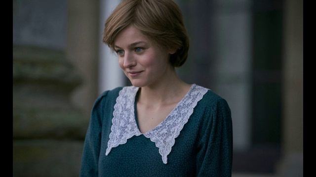 Эмма Коррин ( Emma Corrin )