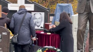 На Троекуровском кладбище тайно прошли похороны супруги Бориса Клюева | 14 октября 2025