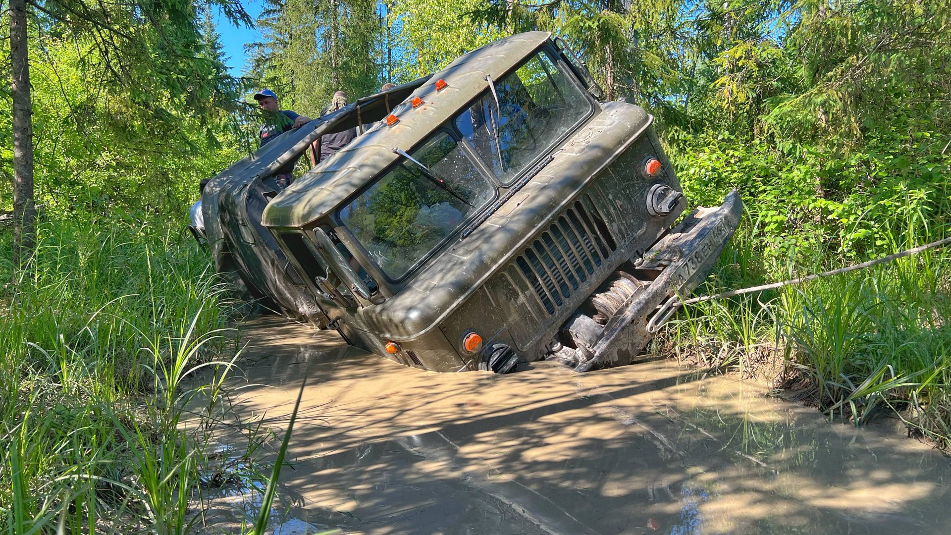 Советскией грузовик Газ 66 против Легенды из СССР газ 69 и Оффроуд Волги смотреть онлайн