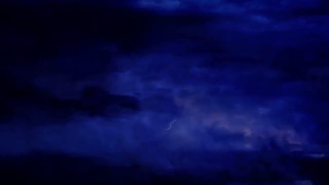 Расслабляющий дождь, гром и молния. смотреть онлайн