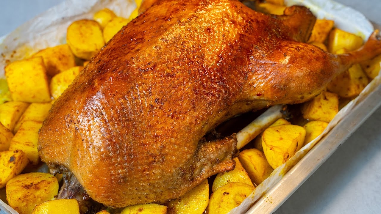 Запеченный ГУСЬ, который станет звездой вашего стола! Рецепт запеченного гуся. смотреть онлайн