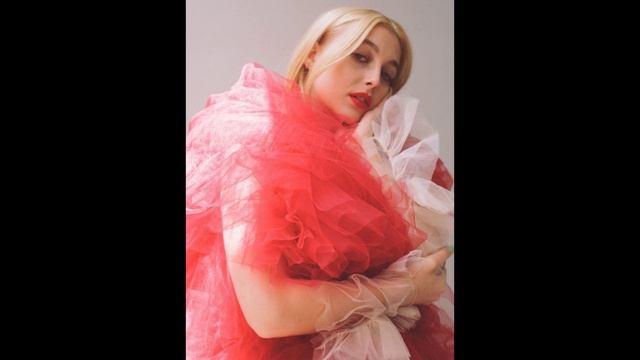 Эмма Чемберлен ( Emma Chamberlain )