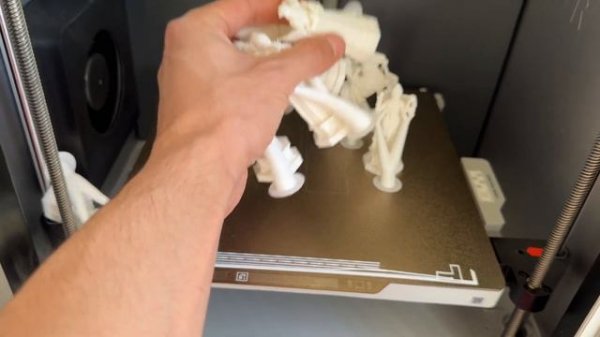 3D-принтер с ИИ — обзор Bambu Lab X1 Carbon