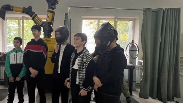 "Билет в будущее": прикосновение к вечности – мастер-класс "Каменщики" смотреть онлайн