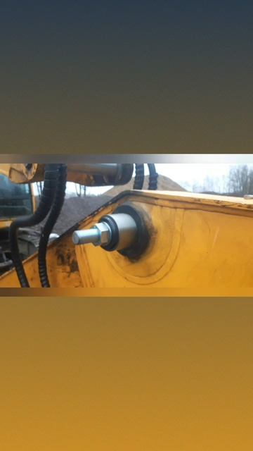 Запресовка втулок прессом.