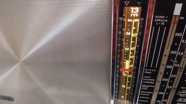 Радиоприемник Grundig Satellit 210/Транзистор 6001 смотреть онлайн