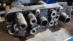 Не переключается делитель (сплиттер, половинки). Шипит в задний сброс кулисы MAN TGX.