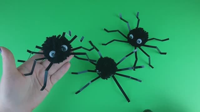 Паук из ниток! Как сделать паучка! Поделка на Хэллоуин! Своими руками! смотреть онлайн