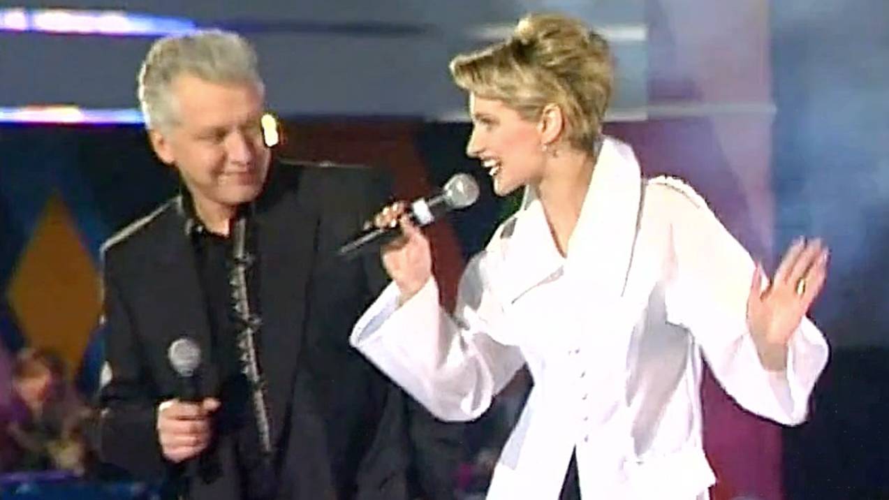 Матч-Реванш - НАШЕ ВРЕМЯ vs АЛЕКСАНДР МОРОЗОВ с дочкой ПОПУРРИ НА СВОИ ДЕТСКИЕ ПЕСНИ :1998: смотреть онлайн