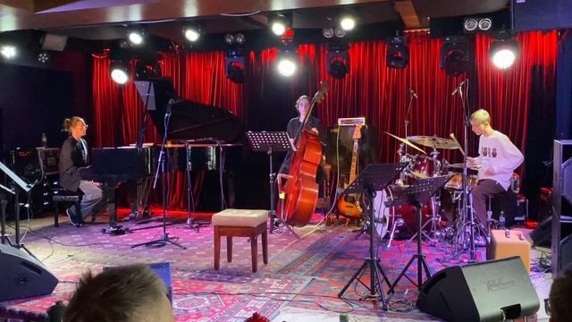 "Beautiful love" V.Young
Suntsov Innokenty drums смотреть онлайн