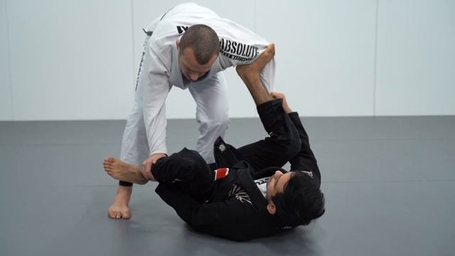 Around the Legs Passing Gi