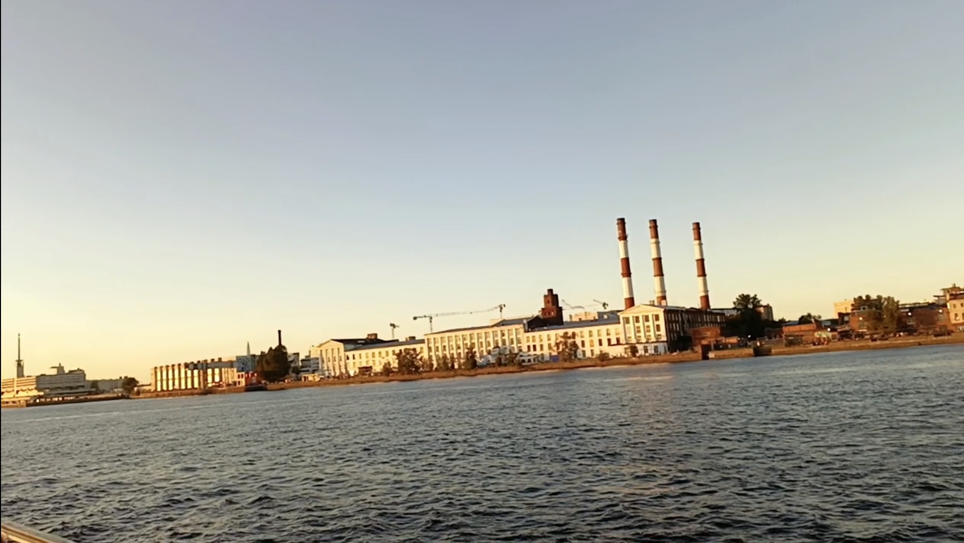 Прогулки по СПб.Кожевенная линия В. О.: кожевенный завод Брусницына,Севкабель, прогулка на теплоходе