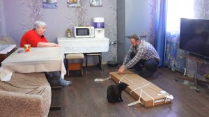 На последние деньги сын РЕШИЛ ПОРАДОВАТЬ МАМУ что купил в семью для неё папы и себя