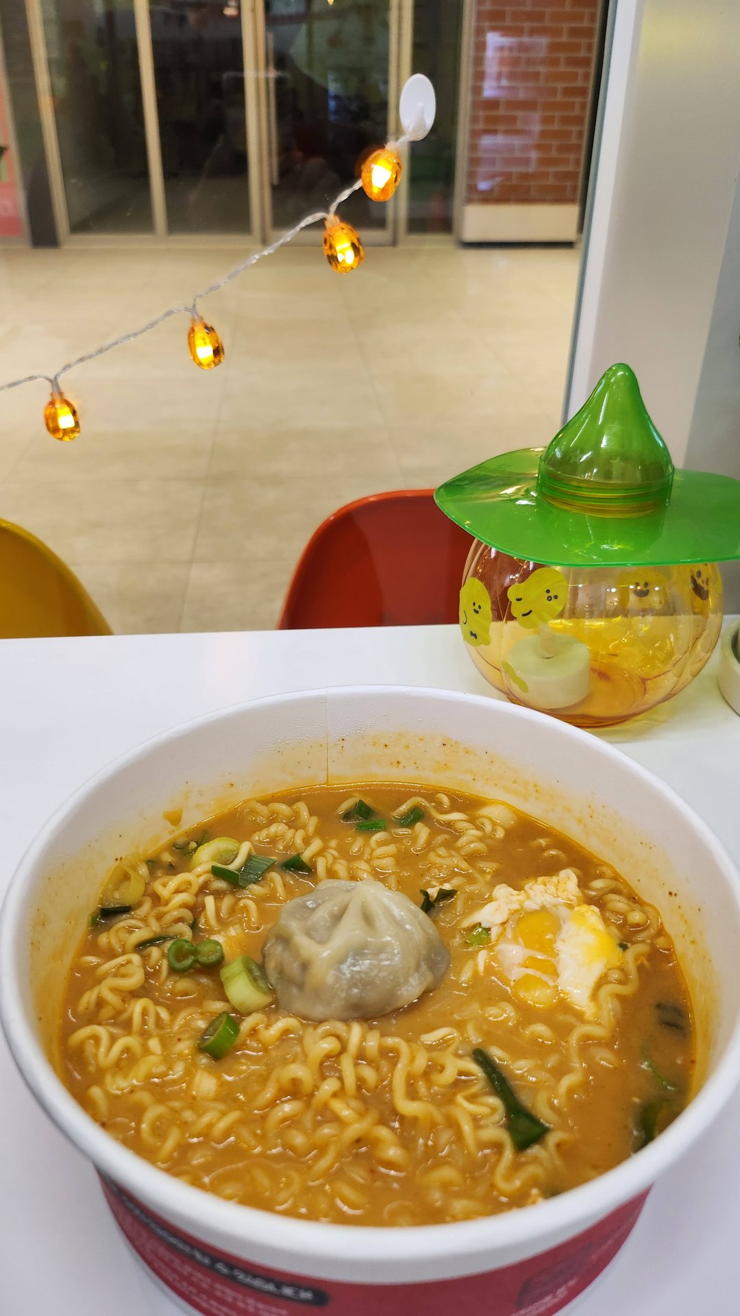 Кореец учит русский язык