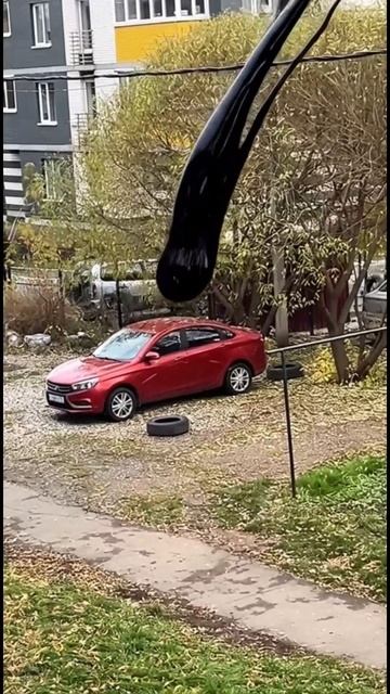 Машина-Веном??? Или нет?