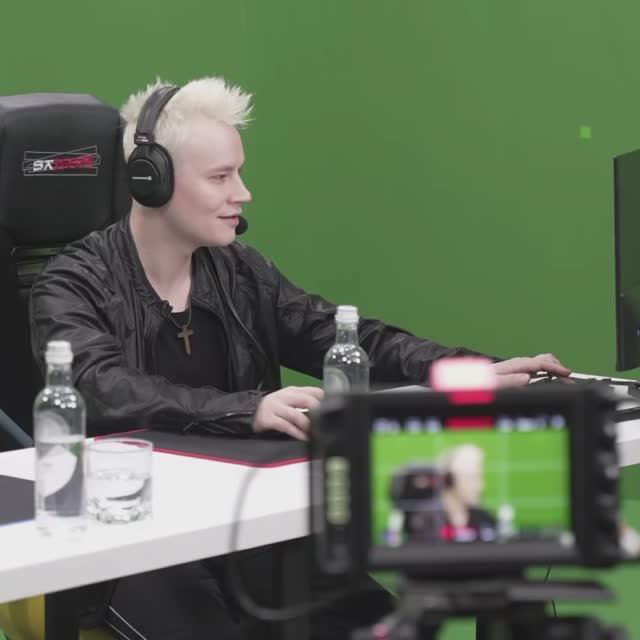 Две души... и два сердца... И весь мир на двоих... (3-я серия...)... С благодарностью... смотреть онлайн