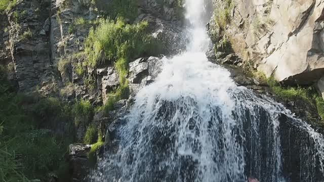 Камышлинский водопад (Горный Алтай). смотреть онлайн