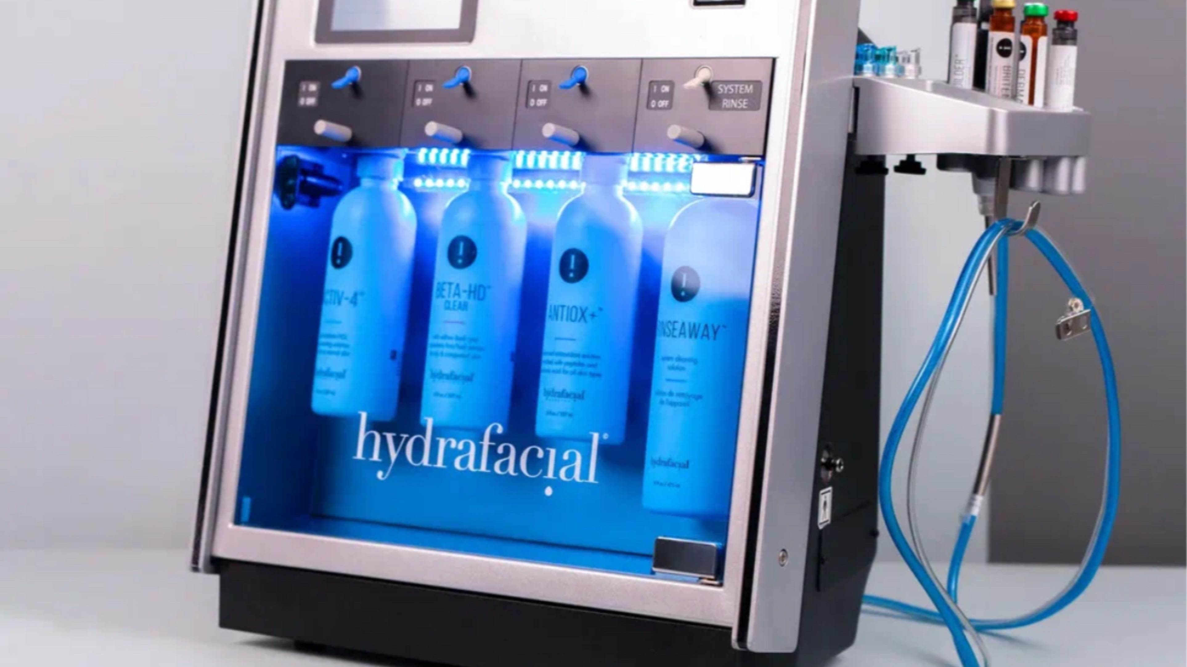 Голливудская чистка лица Hydrafacial смотреть онлайн
