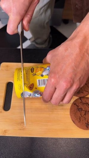 Лайфхак для сэндвича с мороженым 🍪🍦