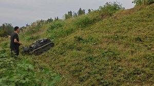 газонокосилка на пульте управления