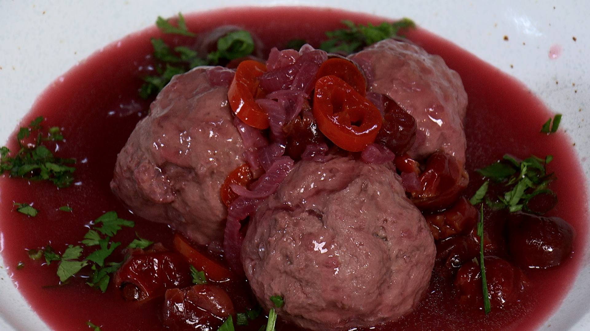 Кухня по заявкам | Кюфта-бозбаш. Кюфта в вишнёвом соусе. Кюфта из курицы| Илья Лазерсон /377 смотреть онлайн