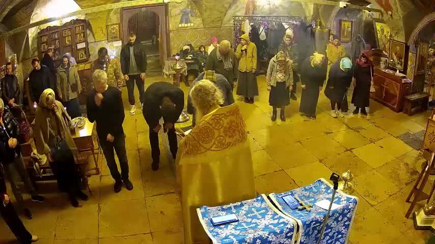 Молебен св. прав. Иоанну Кронштадтскому . Храм Успения в Путинках. смотреть онлайн