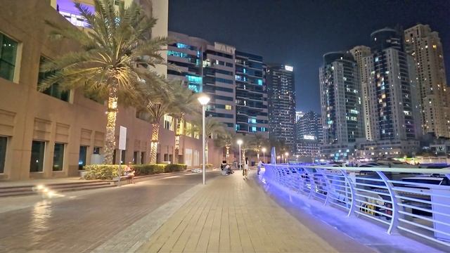 Удивительная прогулка по Дубай Марине: красота и блеск набережной 2025 🏙️✨ смотреть онлайн