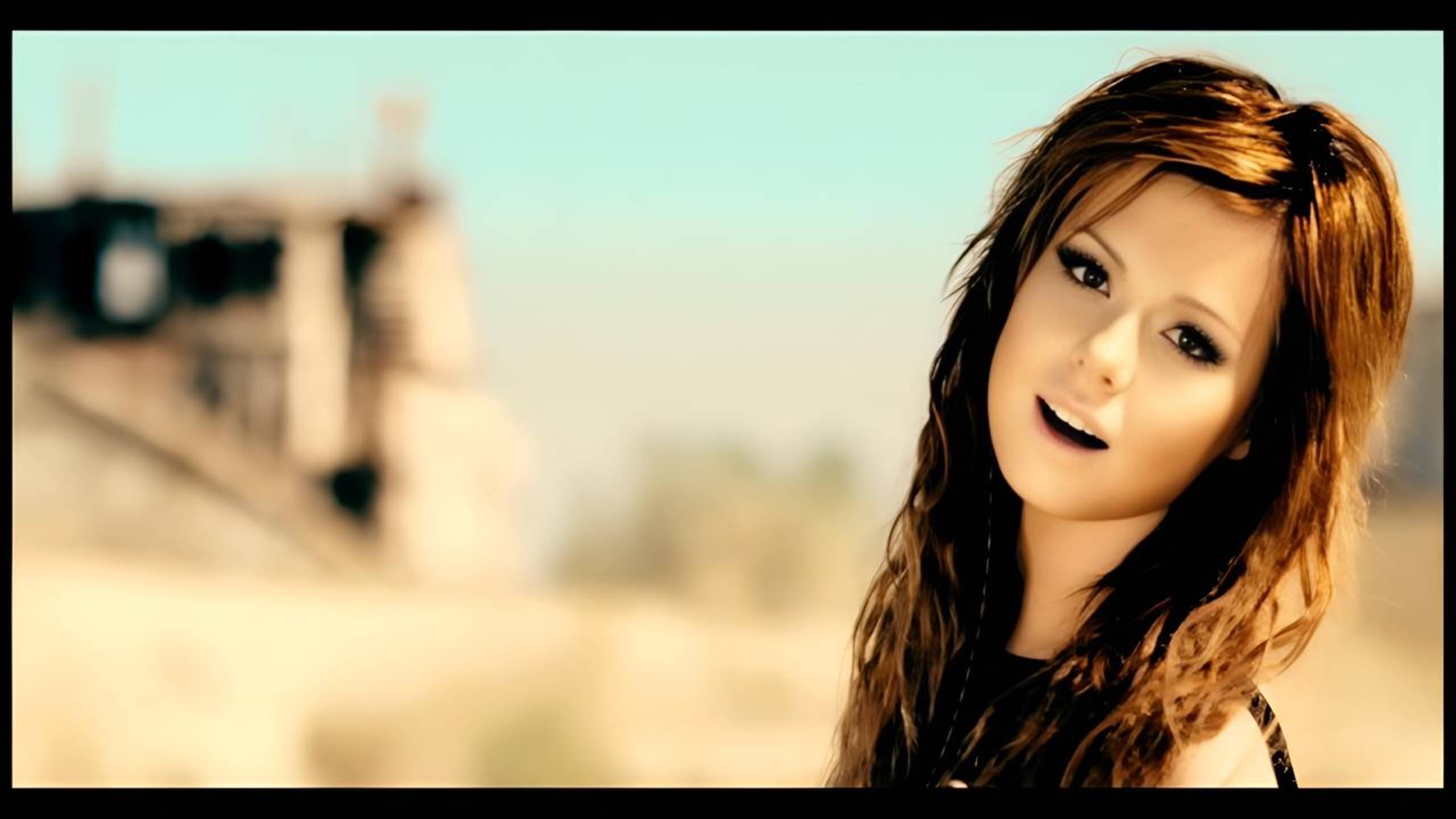 Юлия Савичева feat. T9 - Корабли (2010 I реставрация 4К) смотреть онлайн