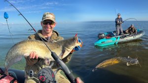 ТОЛСТЫЙ СОМ на ЗИМНЮЮ УДОЧКУ?! И продолжение 100км ТРОЛЛИНГА