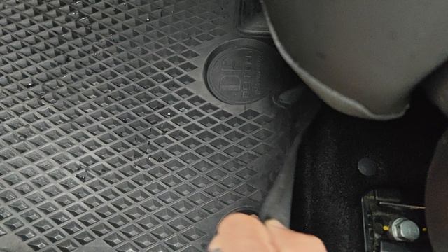 Небольшой дефект коврика Delform