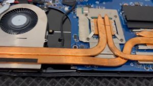 MSI KATANA GF76 12UC-420XRU. Разбор. Замена диска