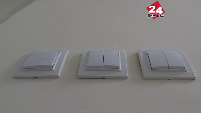 Наводят чистоту и завершают покраску стен смотреть онлайн