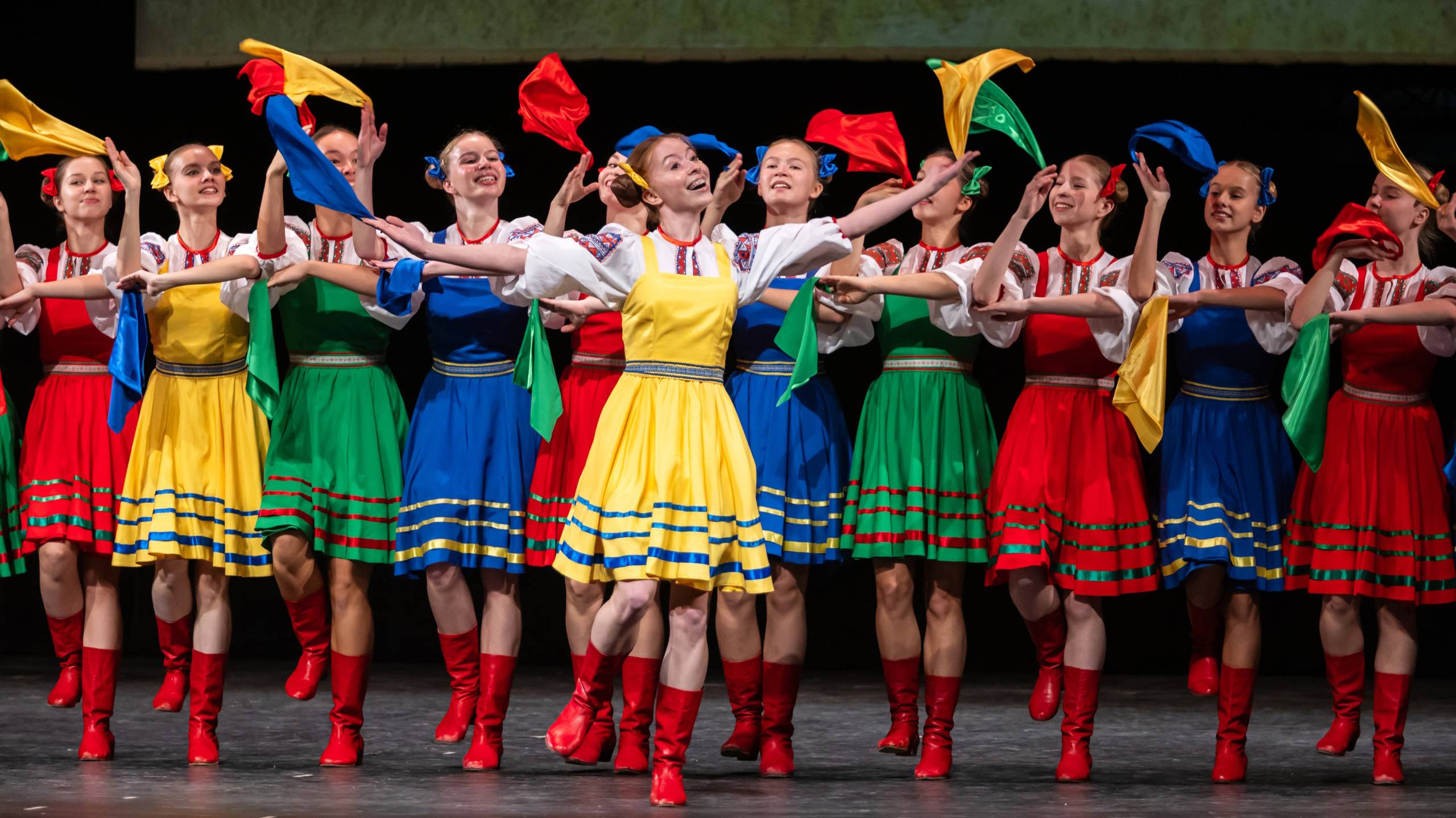 РУССКИЙ ТАНЕЦ «ДЕВИЧИЙ ПЕРЕПЛЯС». RUSSIAN DANCE "MAID'S DANCE" смотреть онлайн