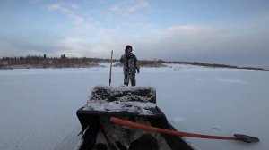 Рыбалка на реке. Первый лёд.