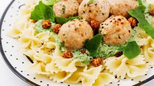 Куриные фрикадельки в сливочном соусе