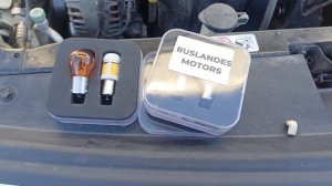 Установка LED ламп Ruslandes Motors в поворотники Kia Cerato 3