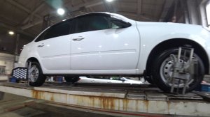 Делаю схождение у дилера на Лада Гранта, сожрало новую резину!