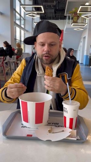 Как правильно есть курочку и ножки ! kfc ростикс Rostic’s