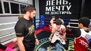 Чемпион России и мира по муай-тай Бейбулат Исаев провёл мастер-класс в Сургуте