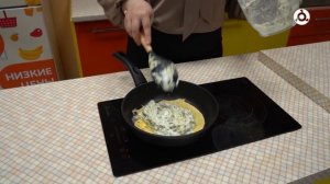 Утреннее меню. Готовим «Пышный омлет со шпинатом и голландским сыром»