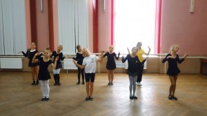 Моль,_моль,_моль_—_ядовитая_букашка, Танец для детей