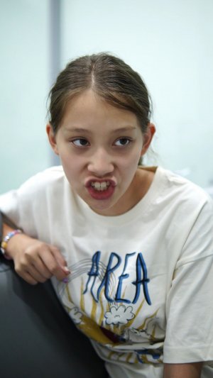 Почему они все друг друга обманывают?