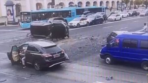 Аварии и ДТП НА ДОРОГАХ — летуны и водятлы не видят куда едут