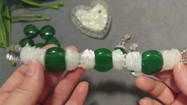 Браслеты на переделку. #браслеты #летние украшения #переделкаукрашений