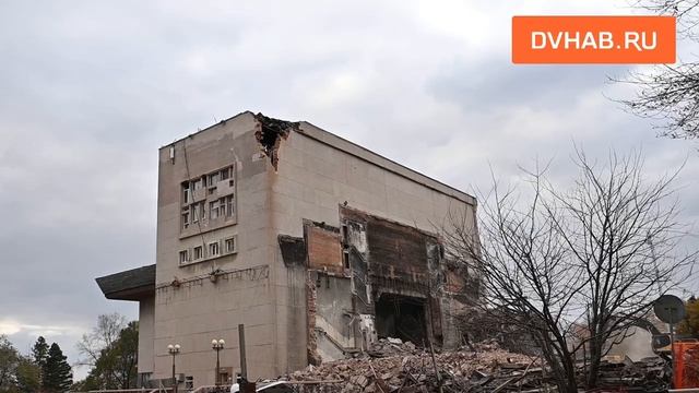 Половину музкомедии снесли в Хабаровске смотреть онлайн