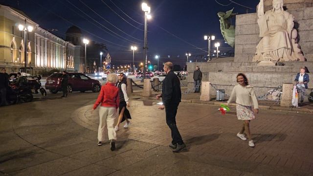 И снова Питер. Красиво танцуют под Элвиса Пресли. Сентябрь. 2025 год. смотреть онлайн